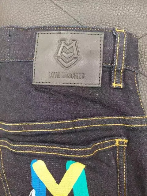 Belt-Loop Jeans