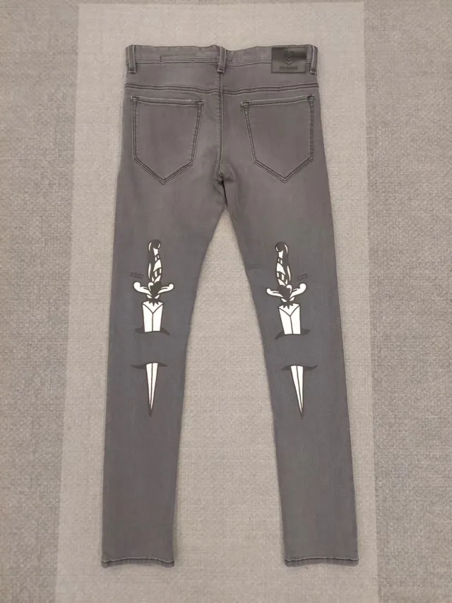 Belt-Loop Jeans