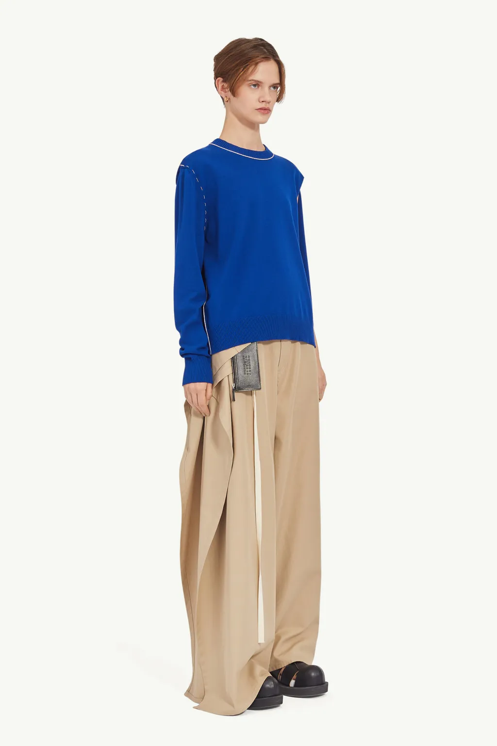 Crew-Neck Cut-Out Jumper