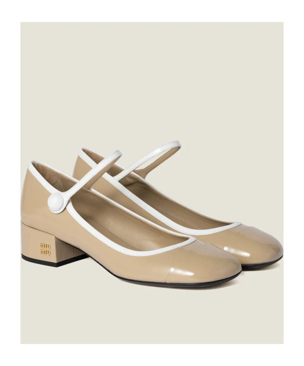 Logo-Lettering Pumps