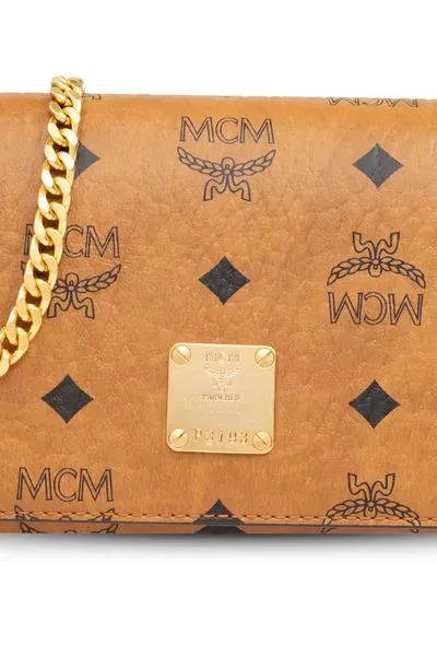 Logo-Engraved Chain-Linked Shoulder Bag