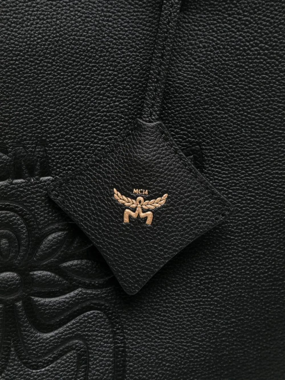 Himmel Medium Shoulder Bag
