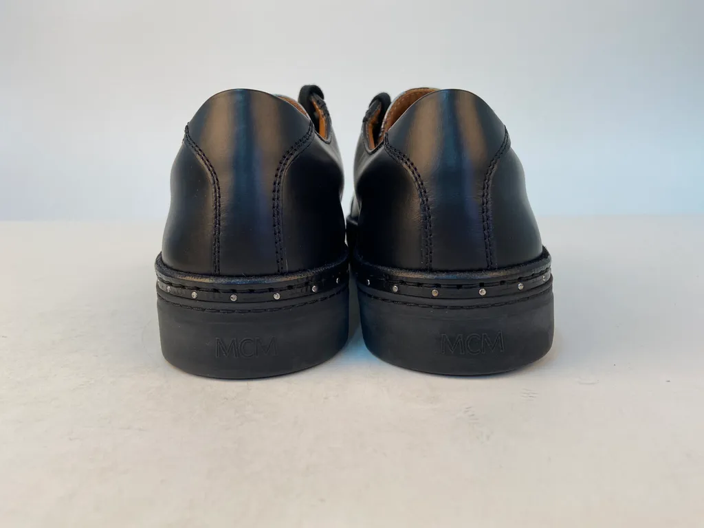 Logo Details Casual Sneakers