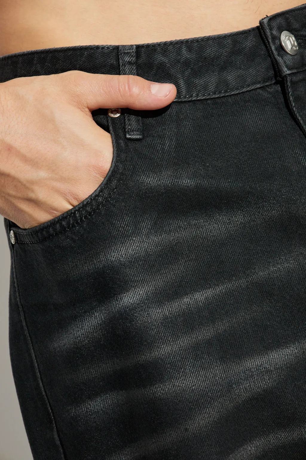 Misbhv Austin Logo Plaque Jeans