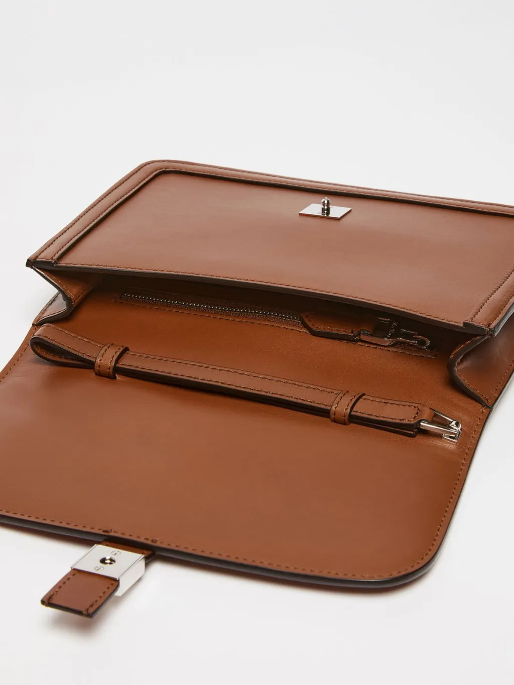 Logo Clutch