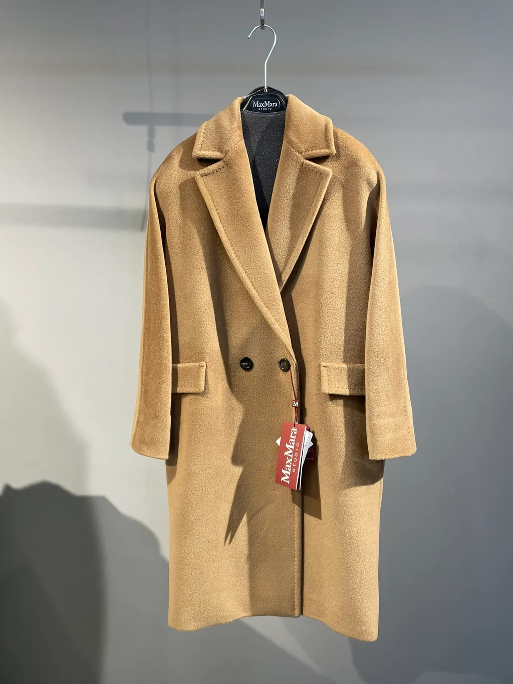 Cocco Double-Breasted Long-Sleeved Coat
