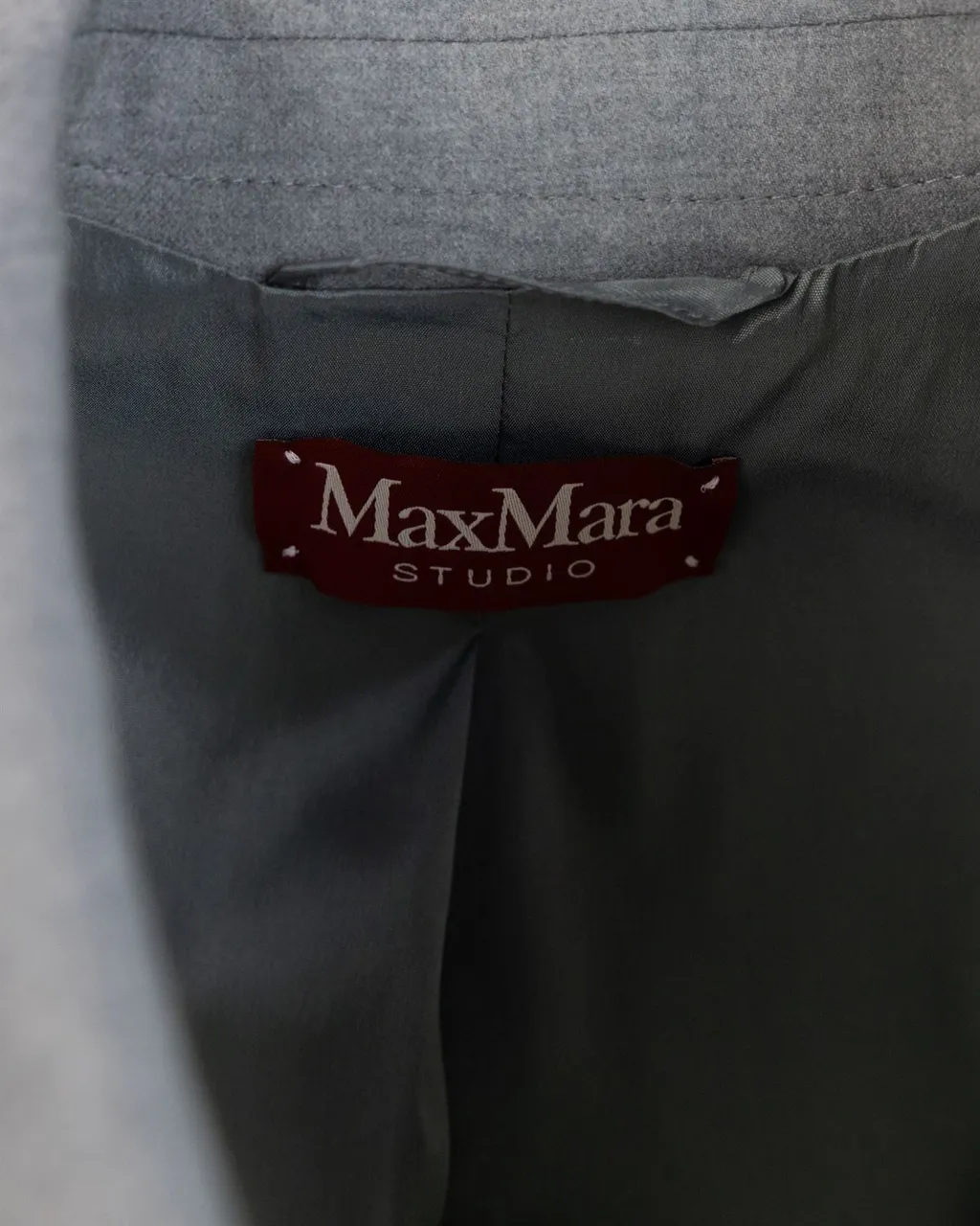 Studio Double-Breasted Long-Sleeved Jacket