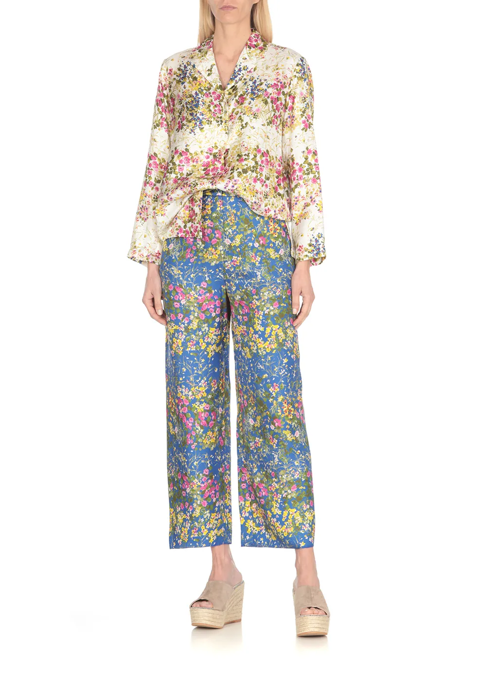 Floral Printed Long-Sleeved Blouse