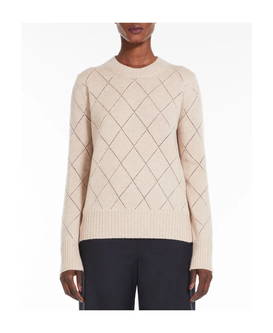 Round-Neck Long-Sleeved Sweater