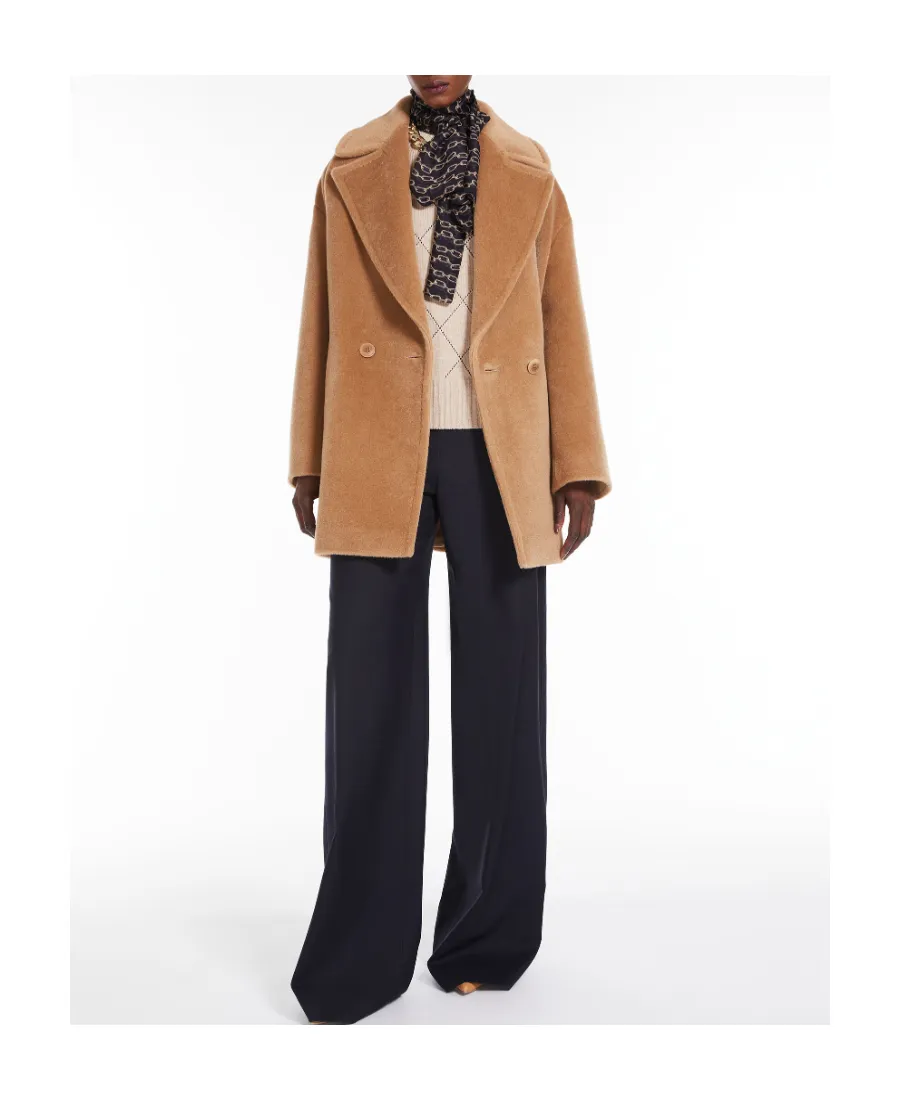 Round-Neck Long-Sleeved Sweater