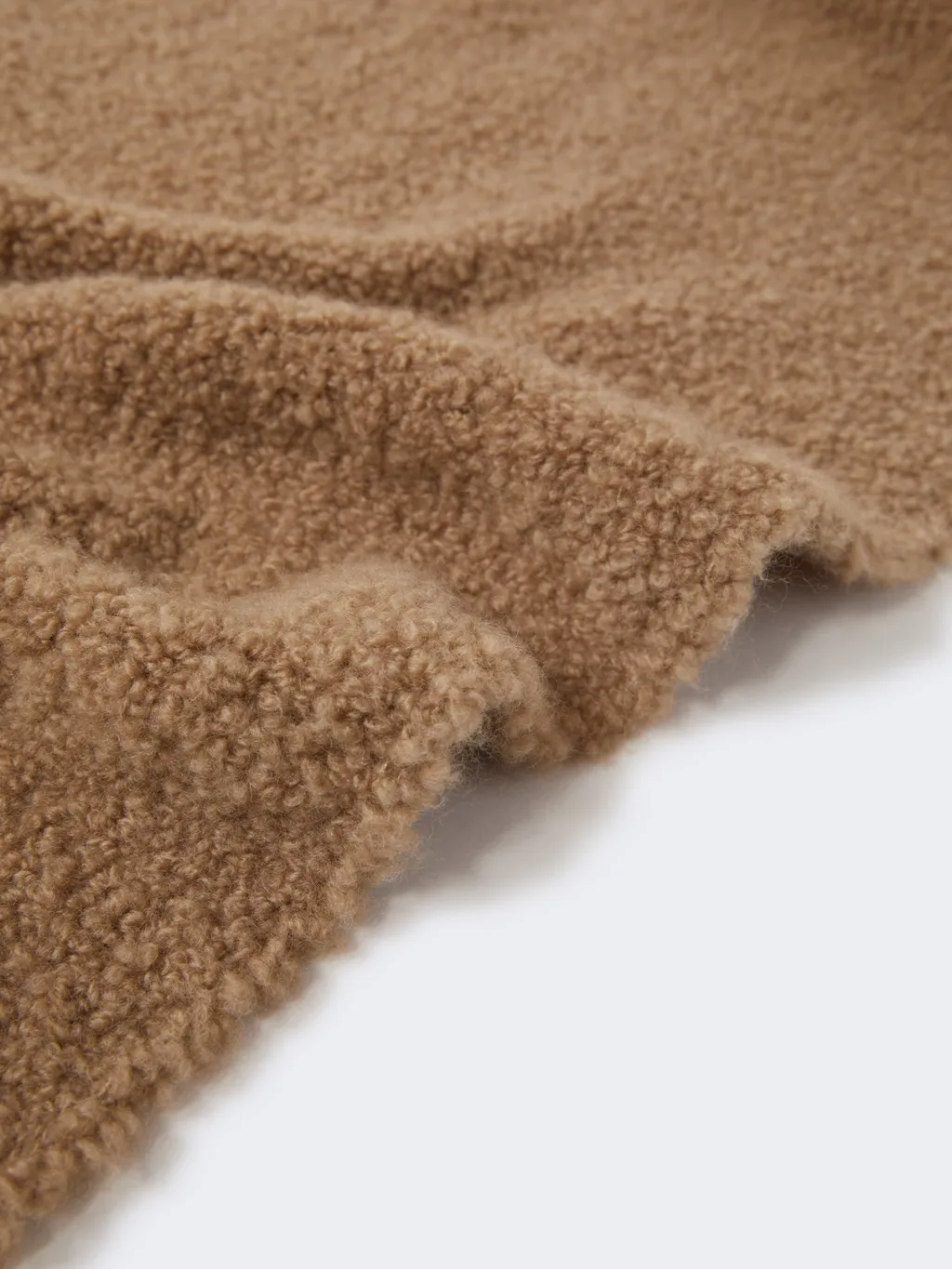 Calabra Logo Patch Fluffy Scarf