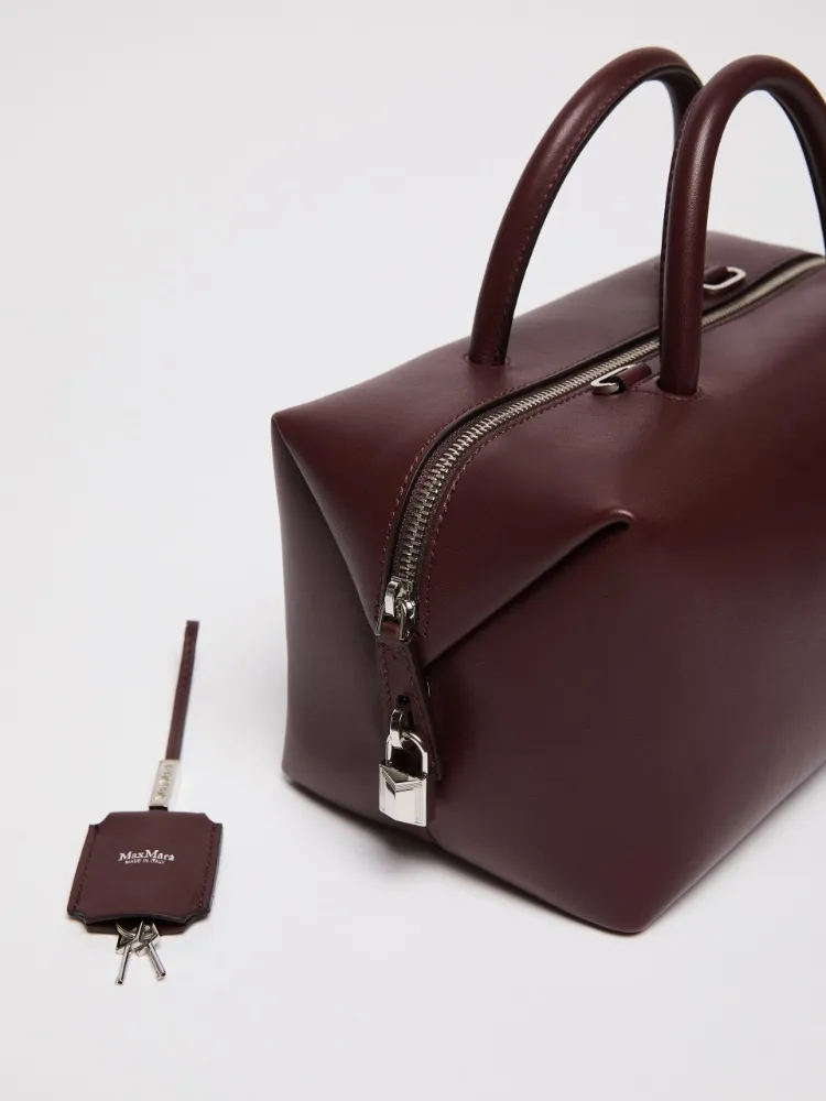 Holdallm Logo Stamp Zip-Up Tote Bag