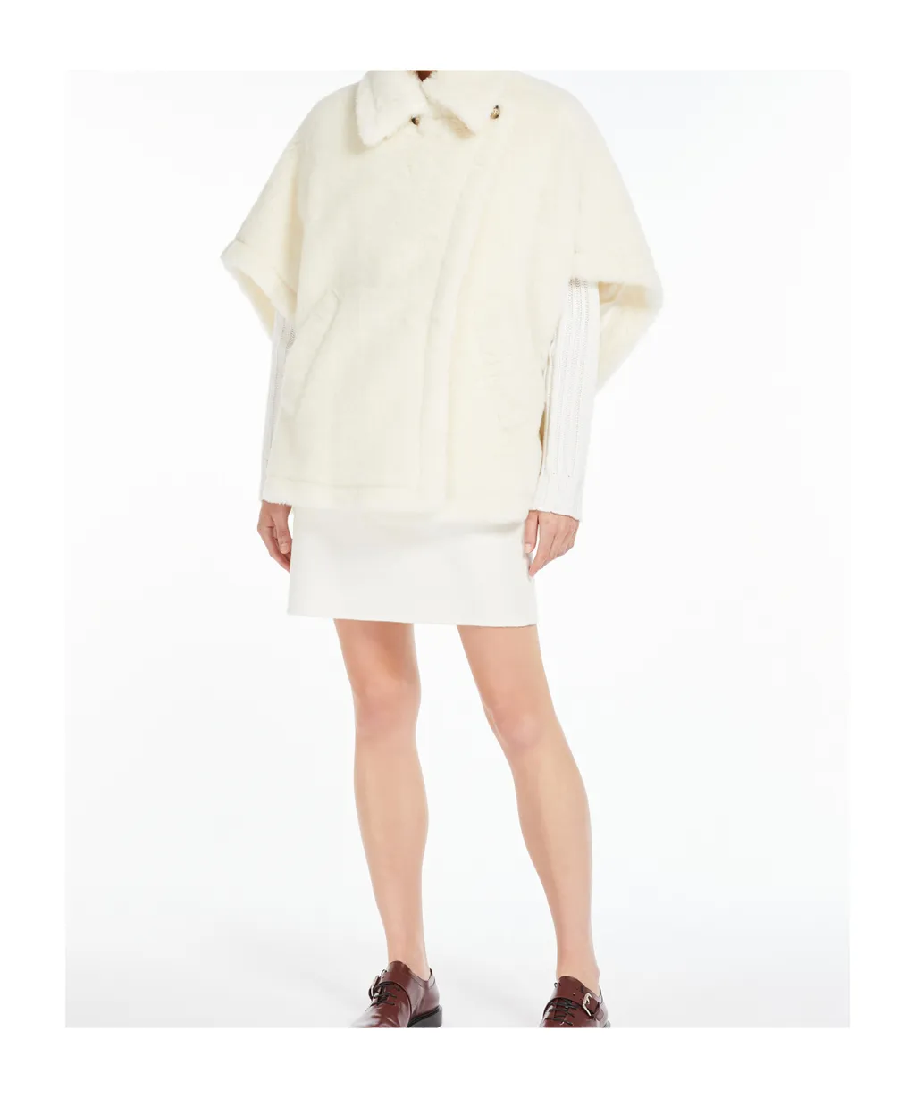 Cape In Alpaca And Wool Teddy Fabric