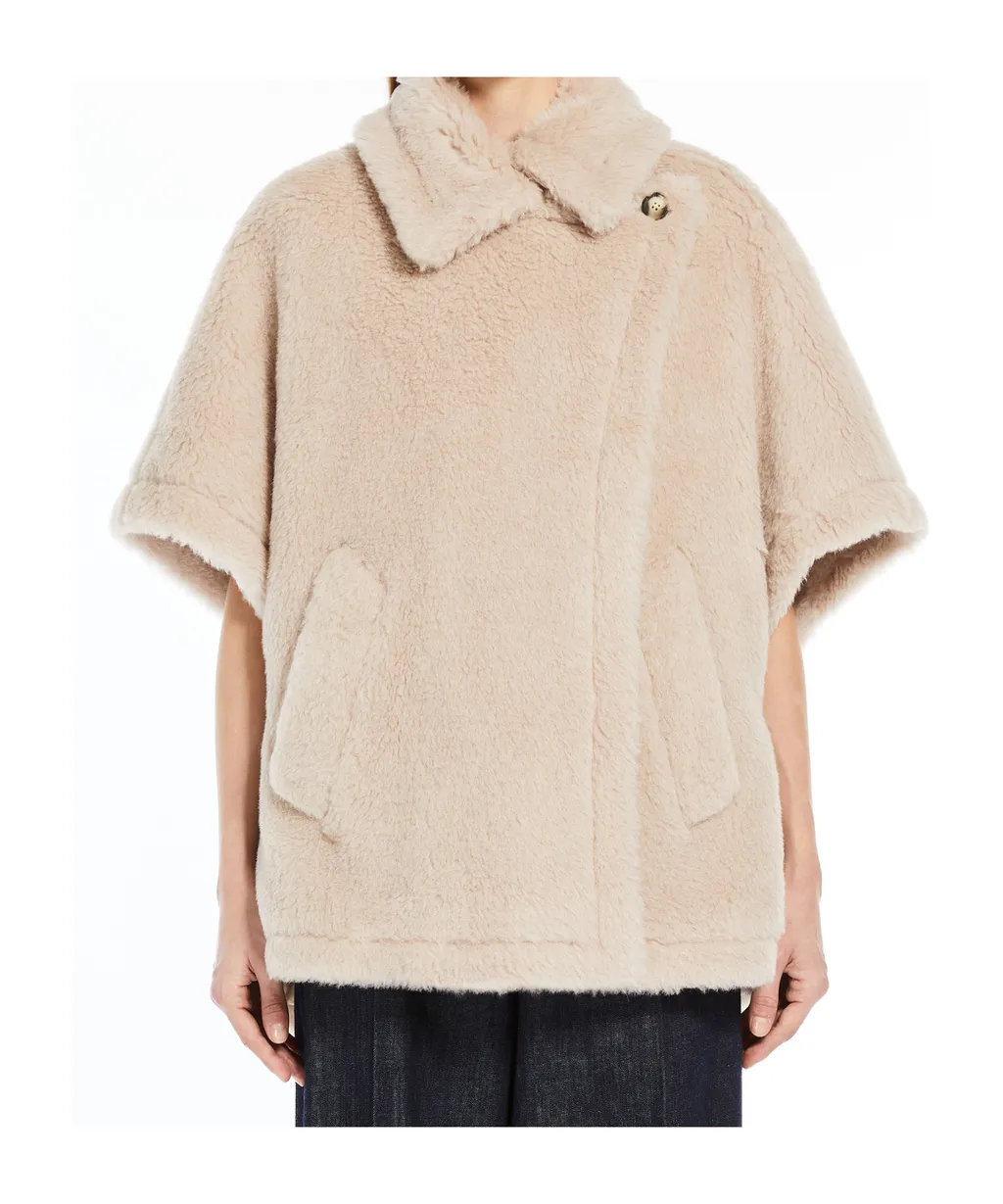 Cape In Alpaca And Wool Teddy Fabric