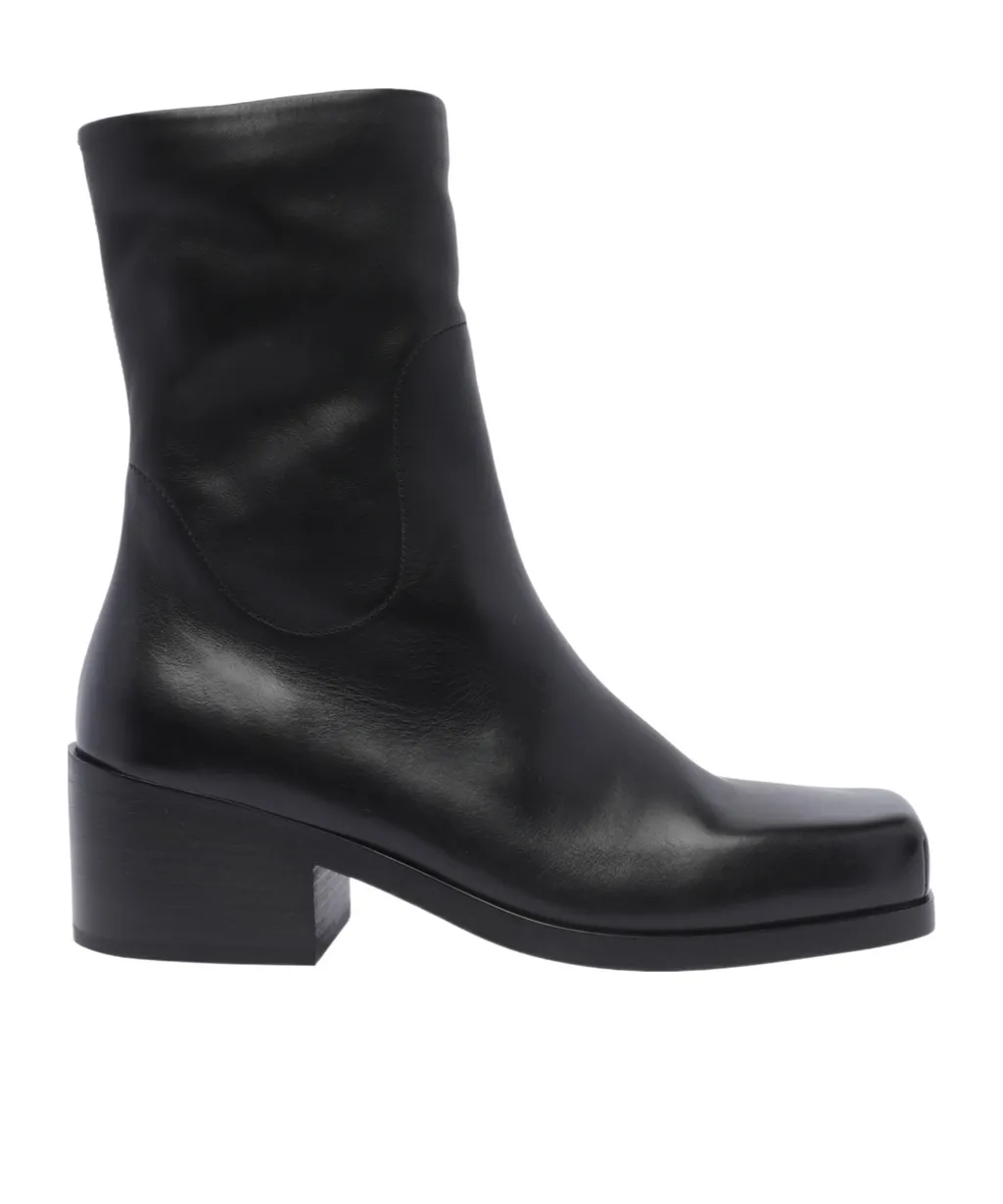 Block-Heeled Zipped Boots