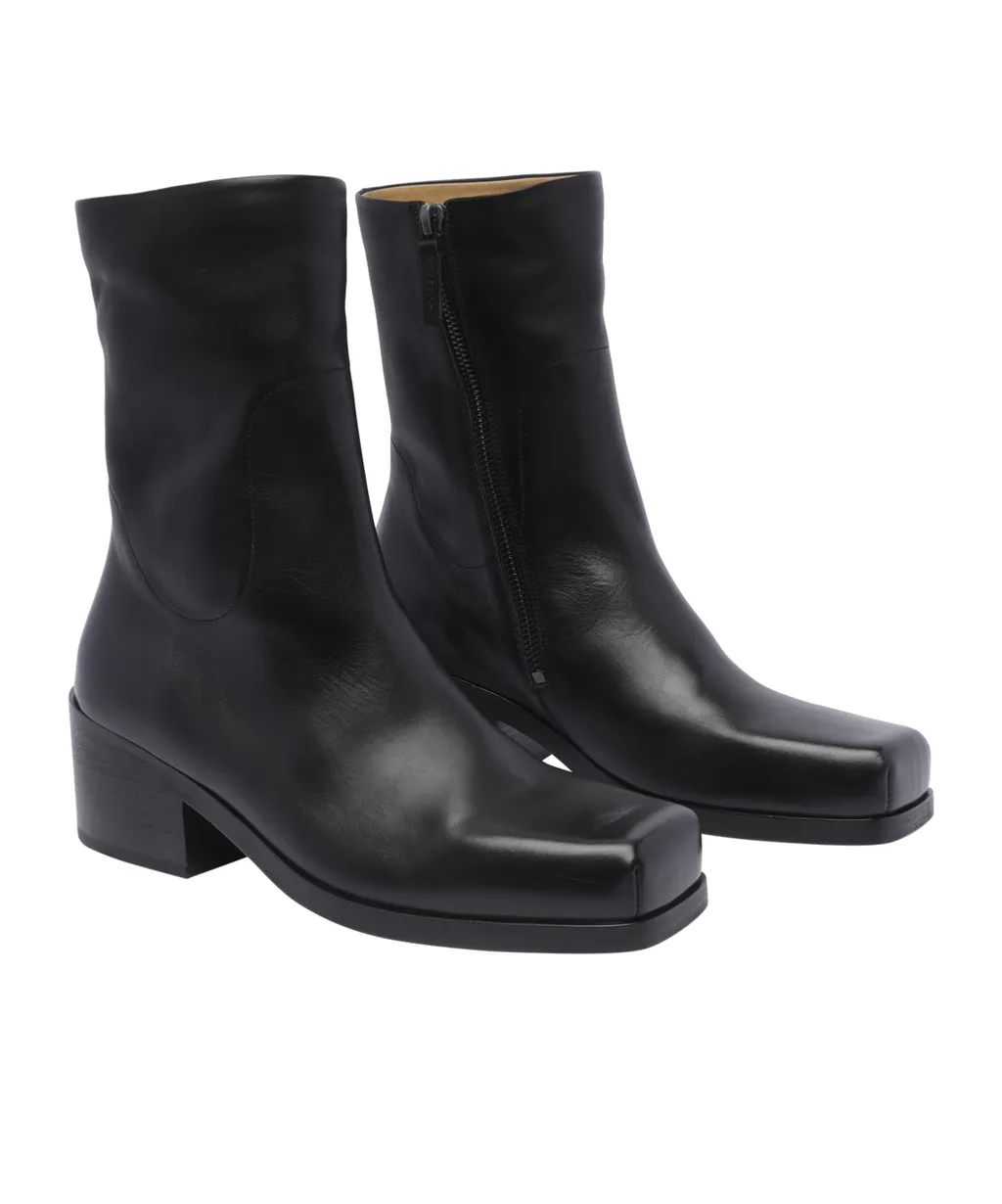 Block-Heeled Zipped Boots