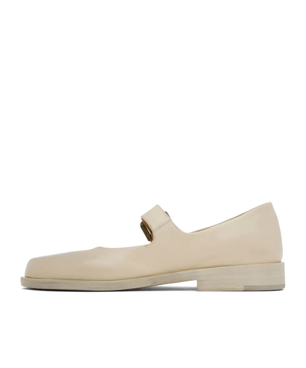 Side Pin Buckle Love Shoes
