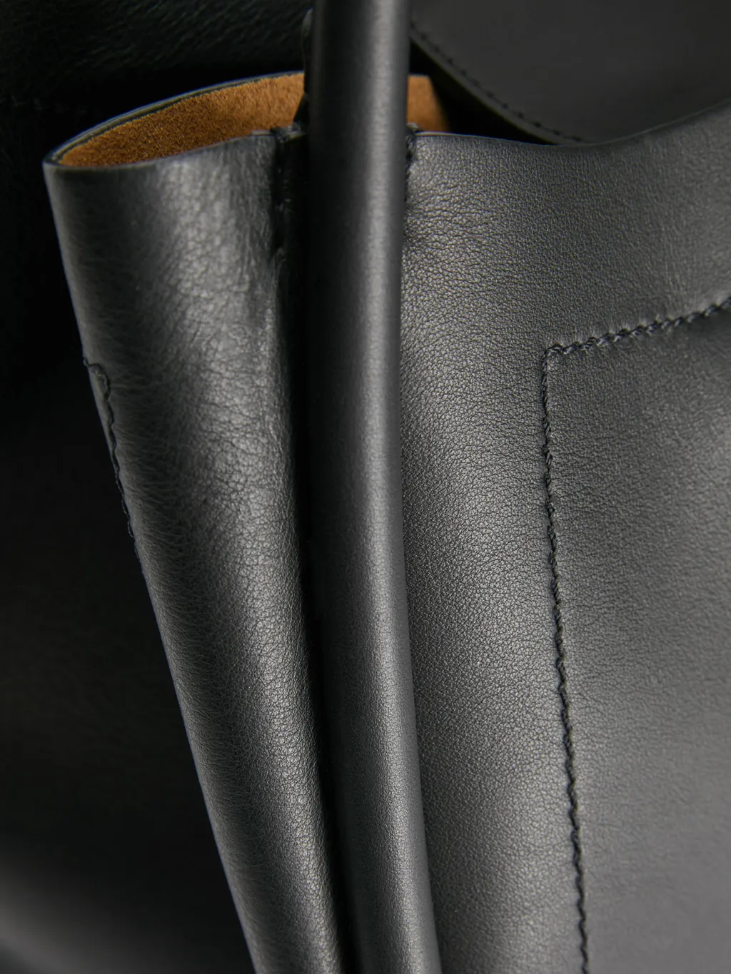 Medium Leather Marine Bag