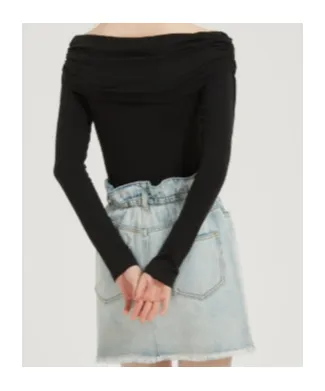 Long-Sleeved Pleated T-Shirt