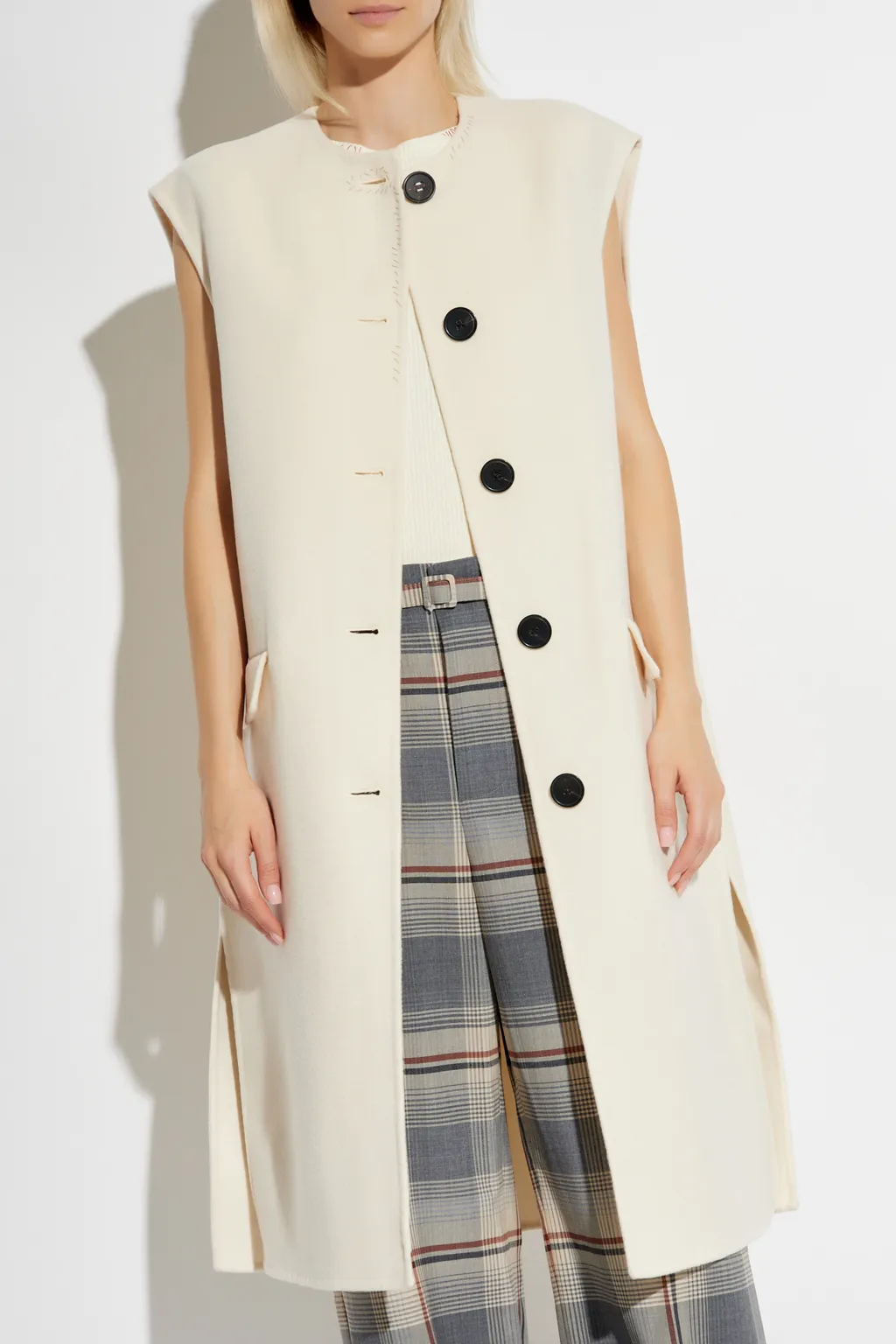 Buttoned Crewneck Sleeveless Gilet