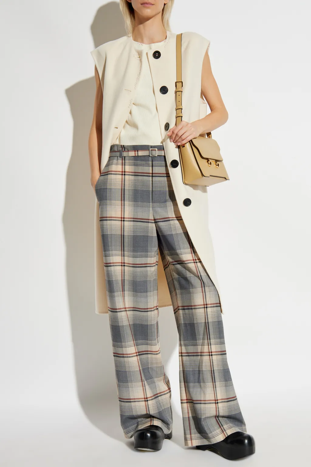 Buttoned Crewneck Sleeveless Gilet