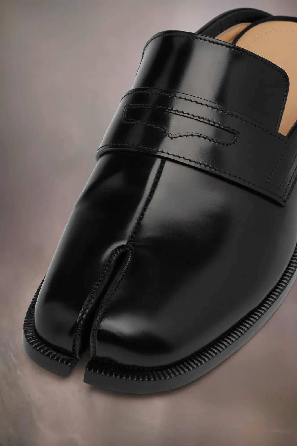 Tabi City Loafer Mules