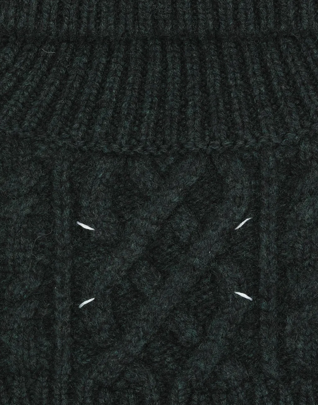 Cable-Knit Roll-Neck Scarf