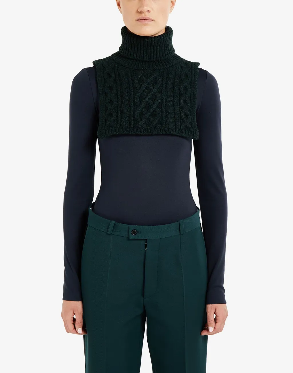 Cable-Knit Roll-Neck Scarf