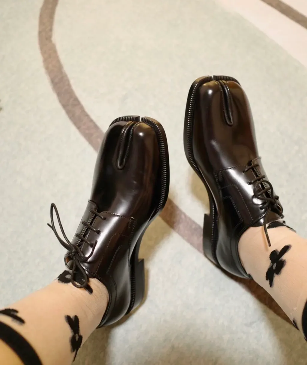 Tabi Oxford Lace-Up Shoes
