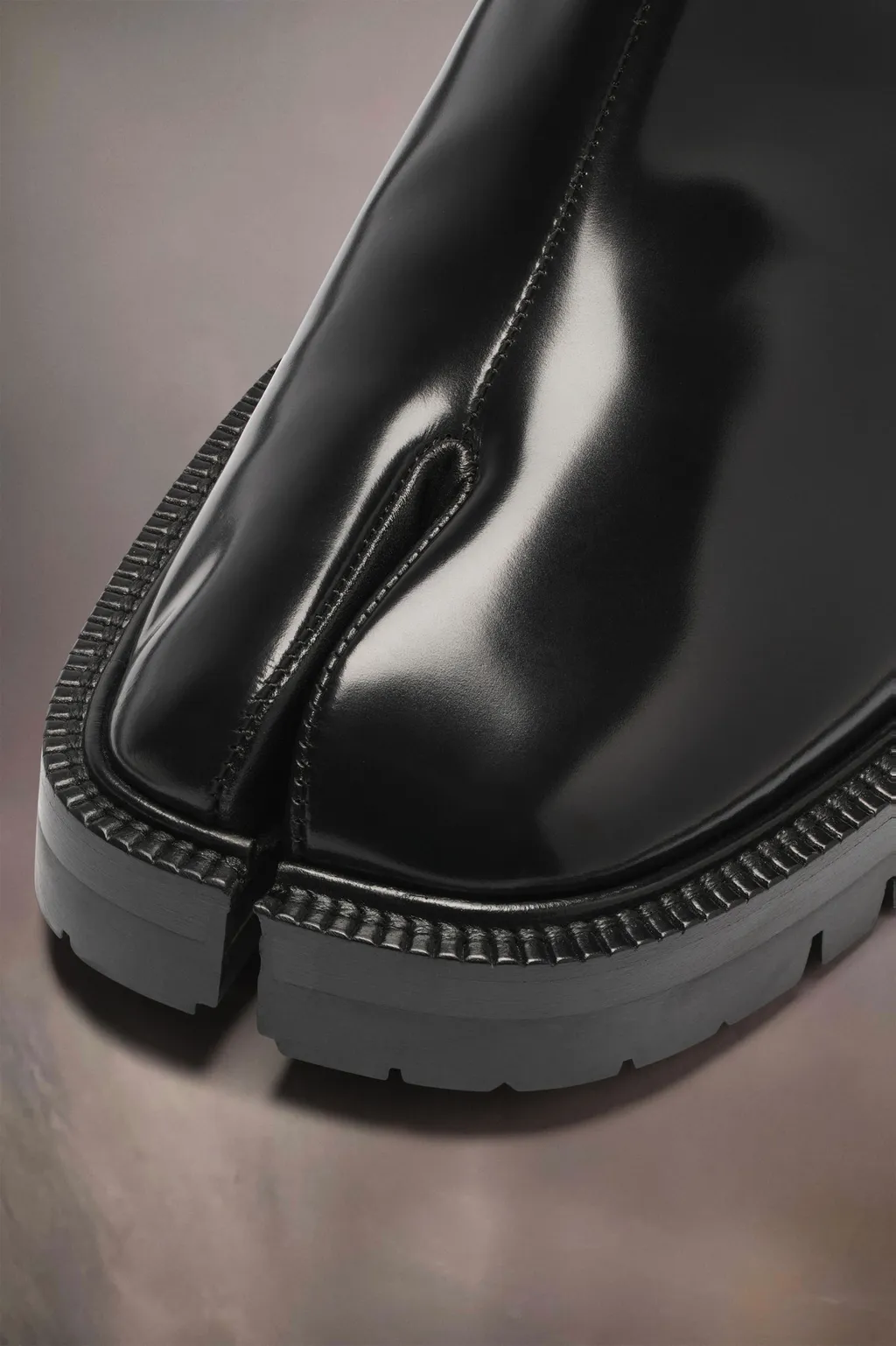 Tabi Chelsea Boots