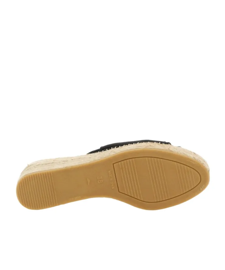 Knot Detail Flat Shoes