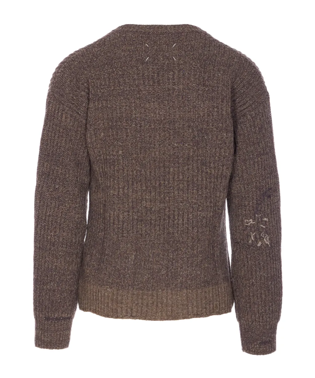 Long-Sleeved V-Neck Jumper