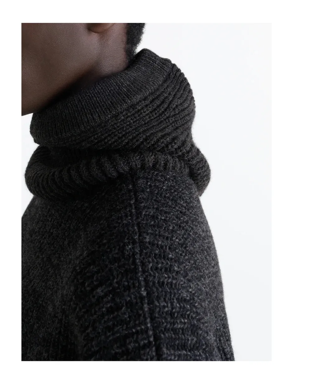 Ribbed Knitted Balaclava