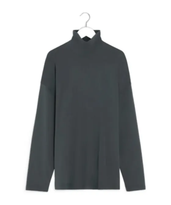 High-Neck Long-Sleeved T-Shirt