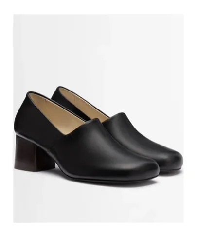 Anatomic High Heels