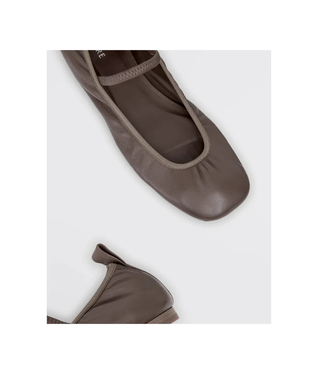 Square-Toe Leather Ballerina Shoes