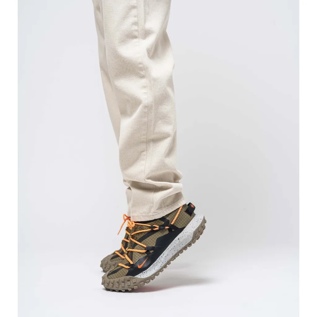 Straight-Leg Jeans