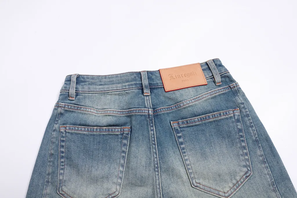 Wide-Leg Jeans