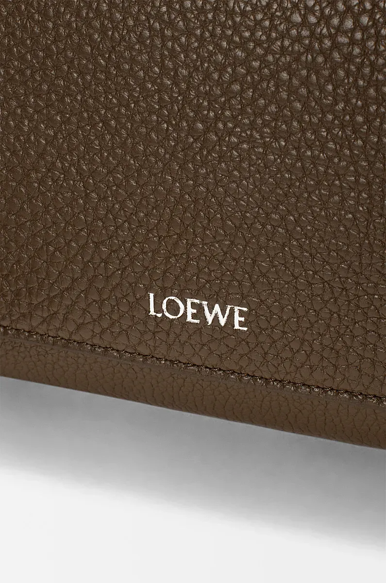 Small Pebble Messenger Bag In Supple Grained Calfskin
