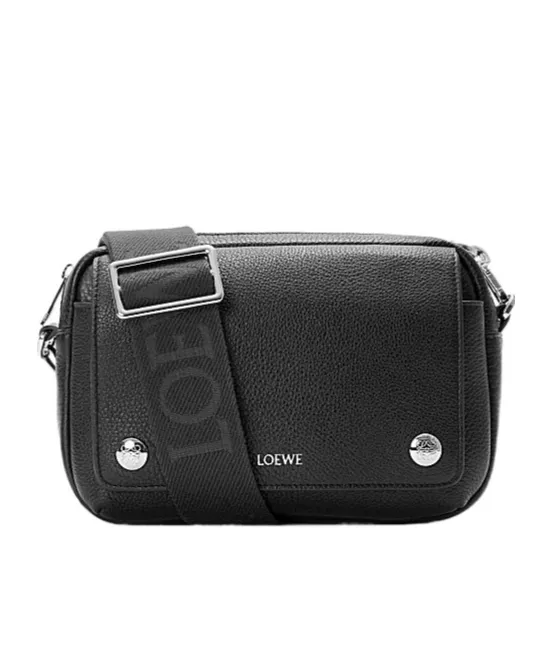 Small Pebble Messenger Bag In Supple Grained Calfskin