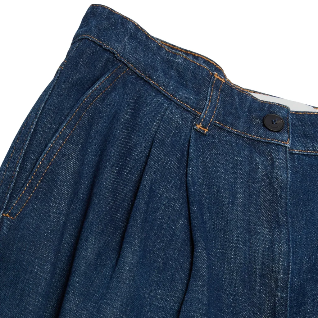 Wide-Leg Jeans
