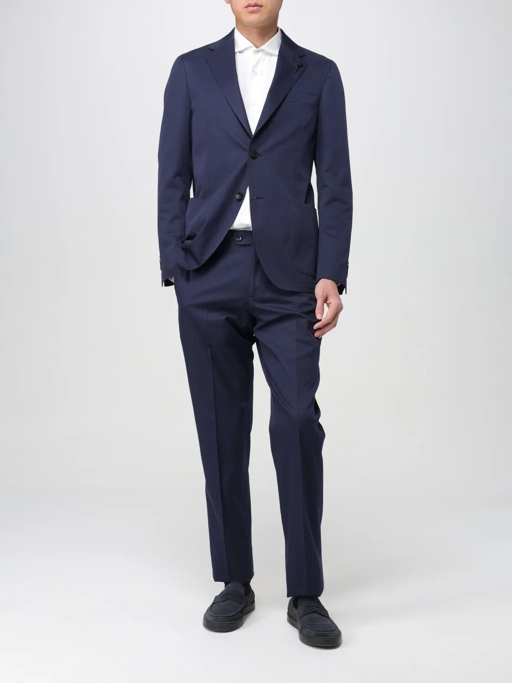 Long-Sleeved Suit
