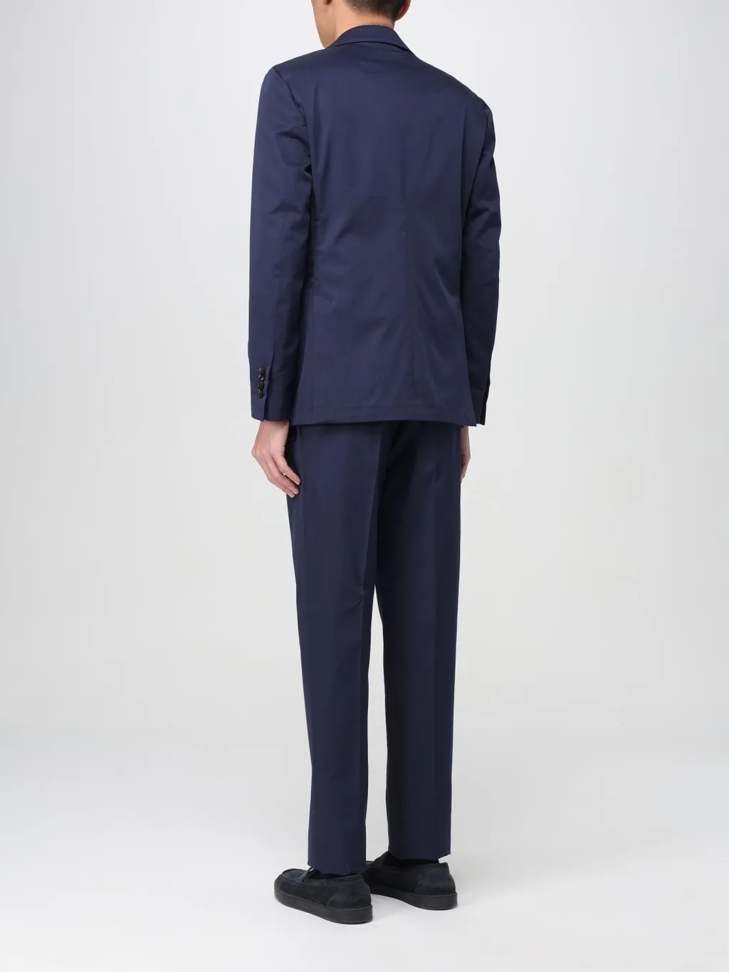Long-Sleeved Suit