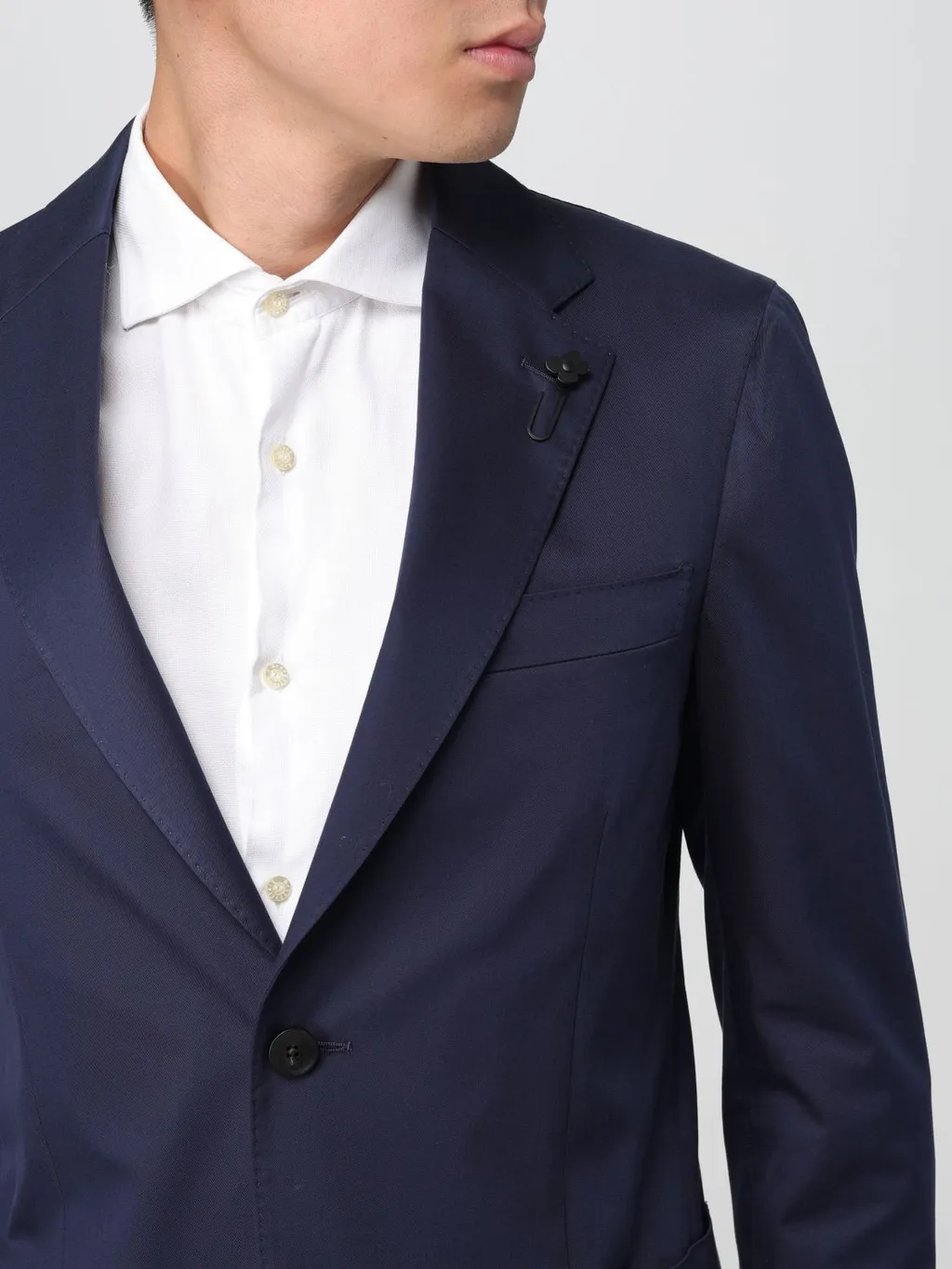 Long-Sleeved Suit