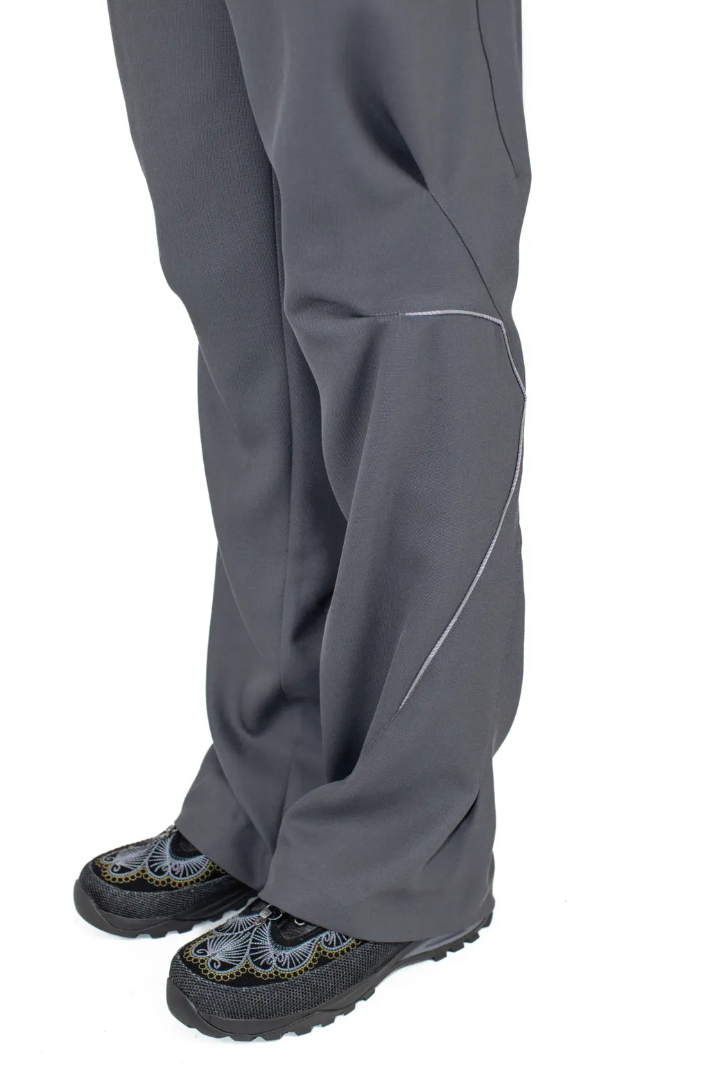 Contrast-Stitching Straight-Leg Pants