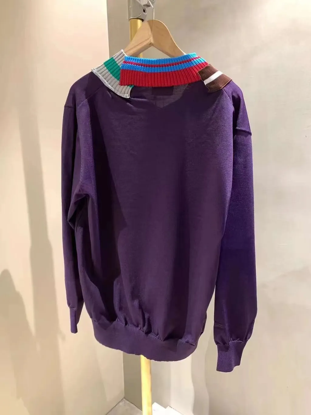 V-Neck Knitted Pullover