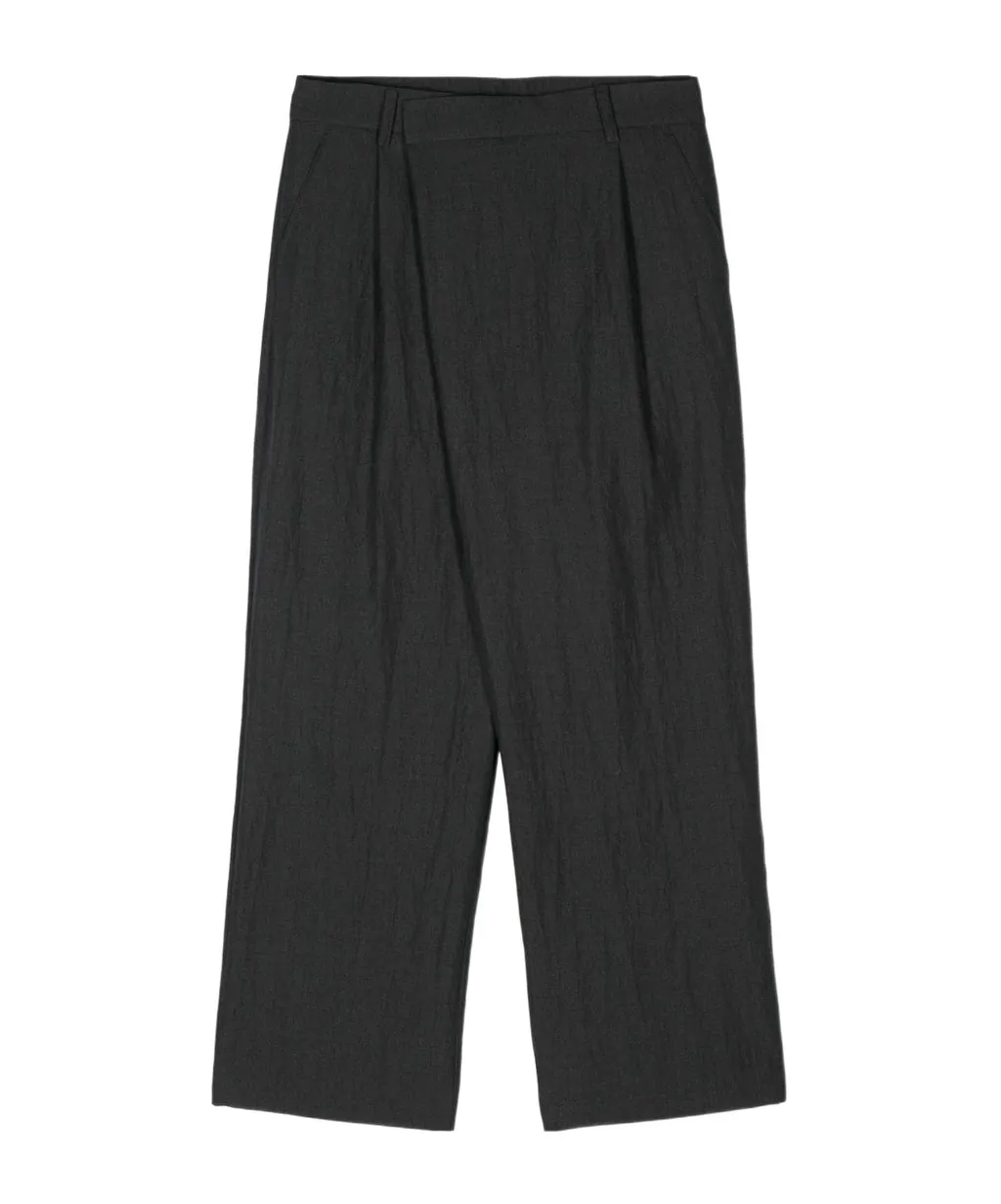 Pleated Detail Tapered Pants