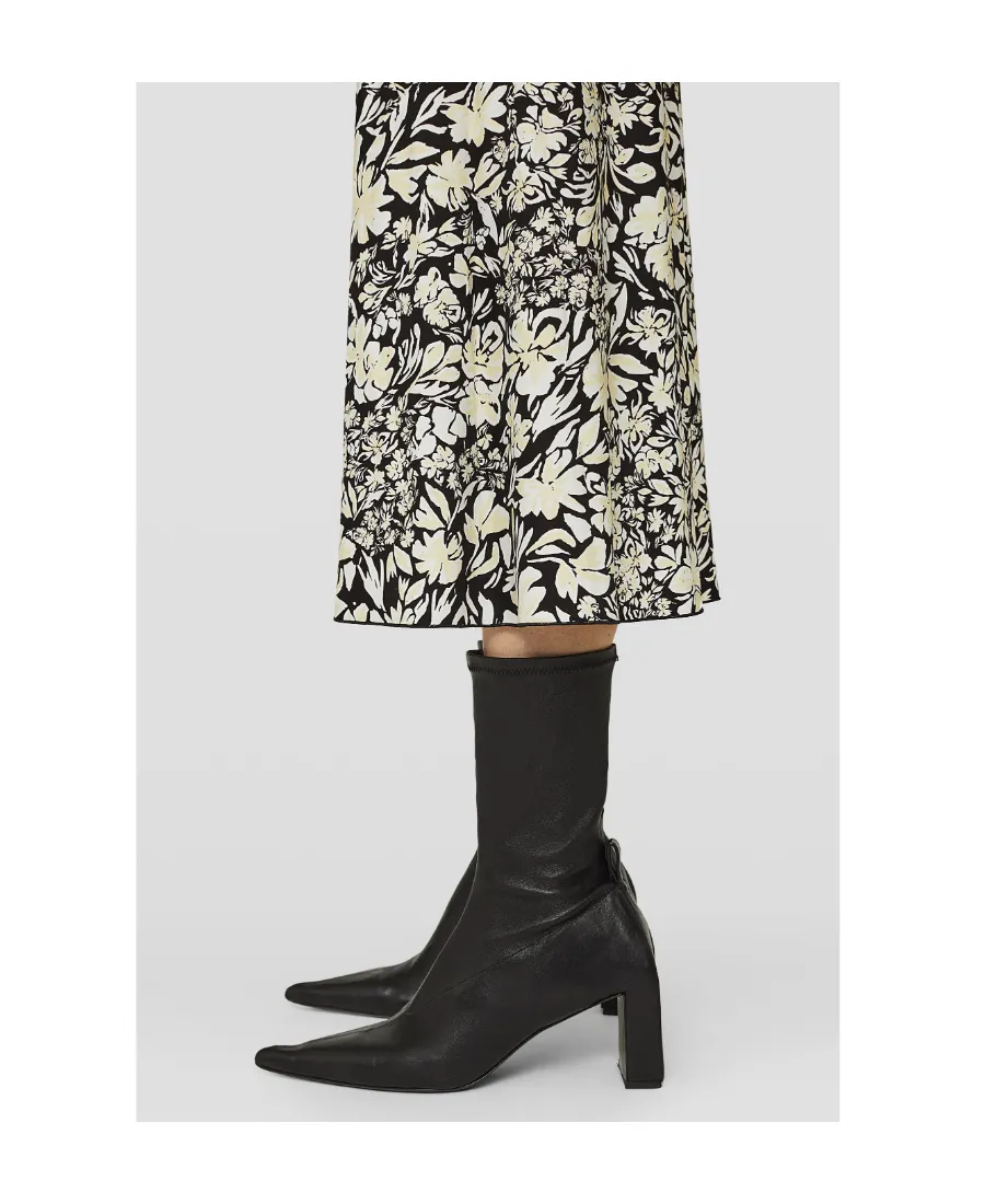 Pointed-Toe Ankle Boots
