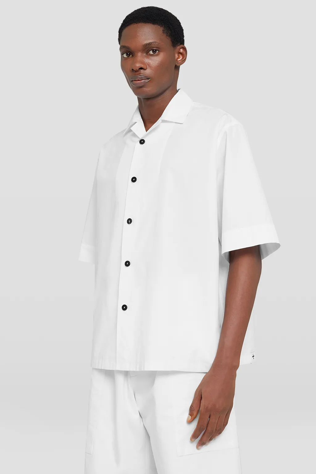 Short-Sleeved Buttoned Shirt