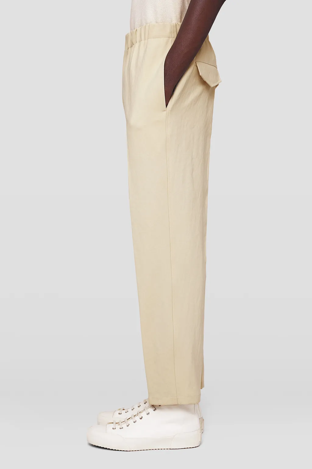 Pleated Straight-Leg Tailored Trousers